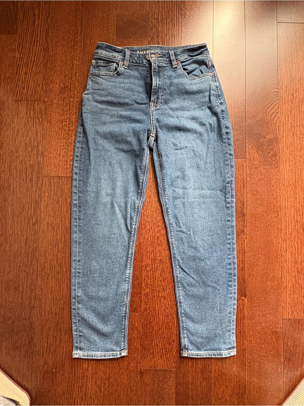American Eagle Outfitters Straight-Leg Jeans in Medium Blue Wash
